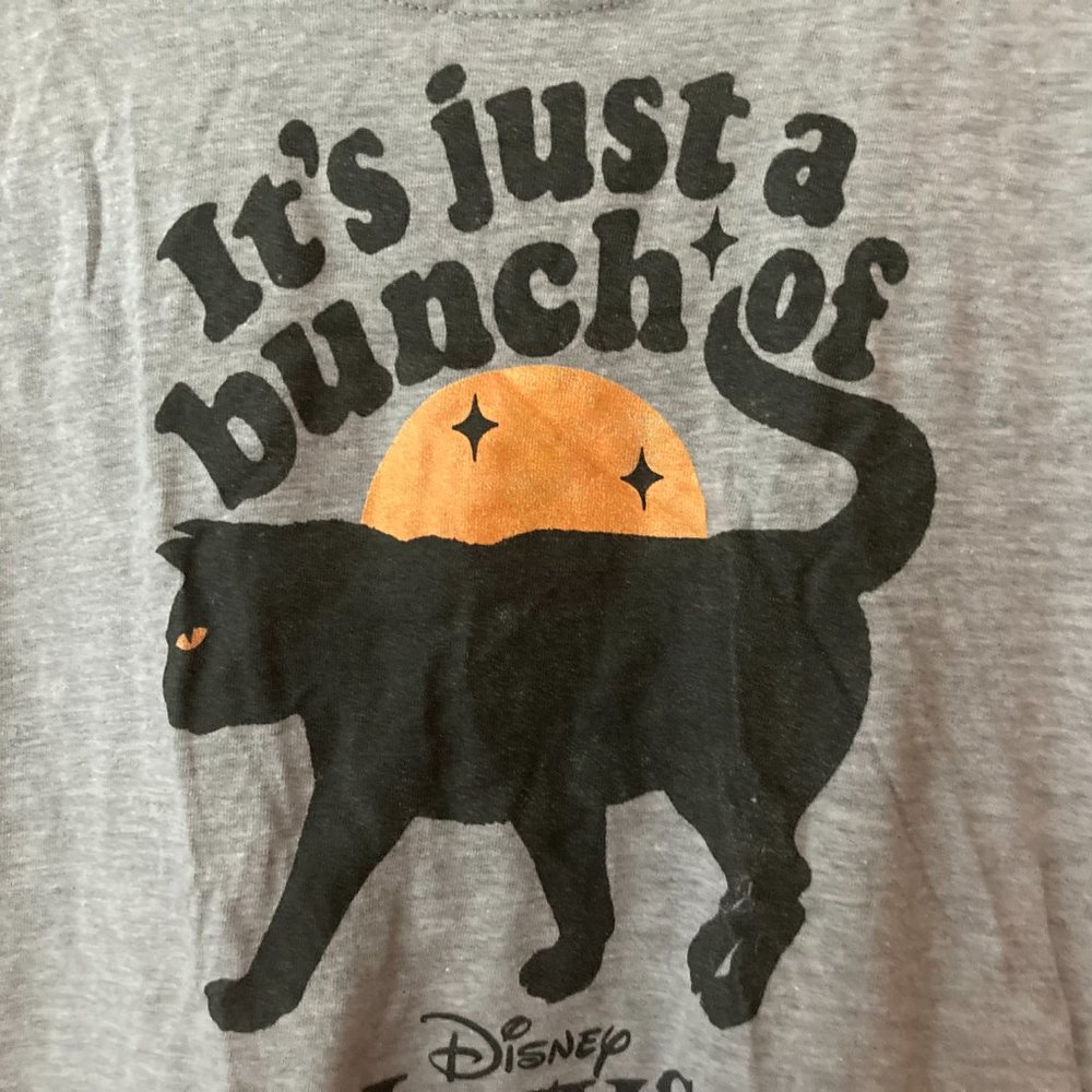 Disney Hocus Pocus Cat T-Shirt - Picture 4 of 5